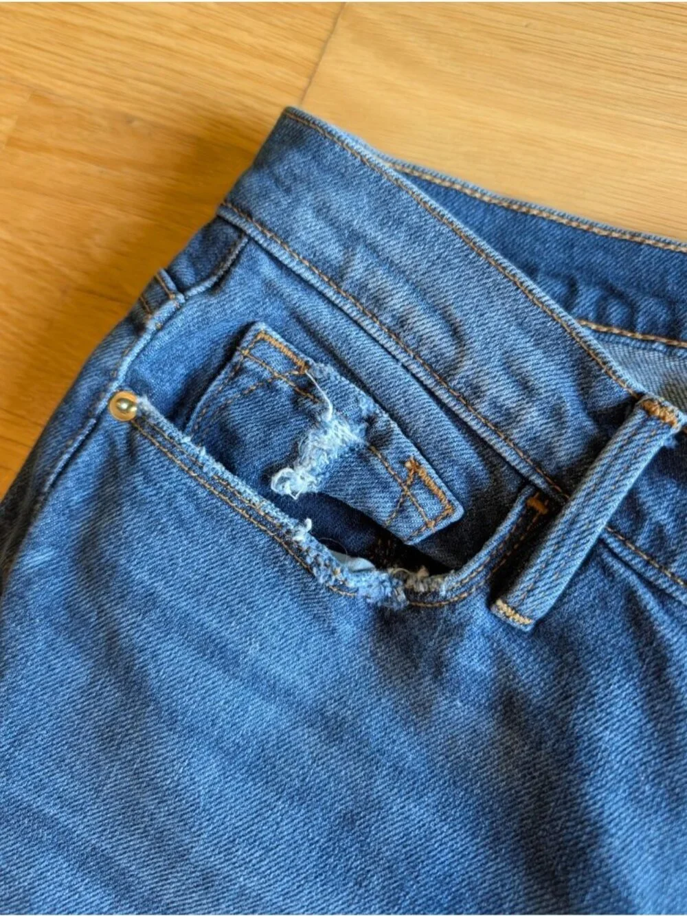 FRAME Medium Wash La Garcon Crop Blue Jeans, Size 26